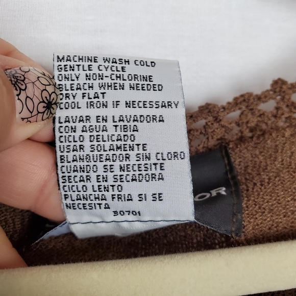 Sag Harbor sz M crocheted hem lightweight sweater - Picture 6 of 9